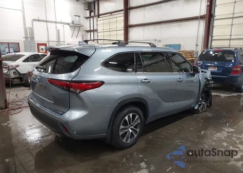 2021 Toyota Highlander Hybrid Xle from USA, damaged, VIN 5TDHBRCH1MS023857